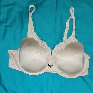 Maidenform Cream Lace Bra